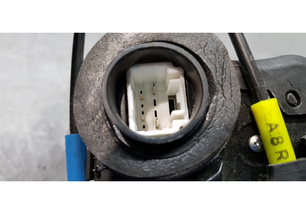 Recambio de cerradura puerta trasera derecha para toyota auris touring sports (e18) hybrid active referencia OEM IAM 6905005050 