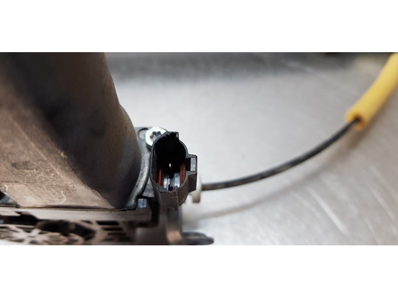 Recambio de elevalunas trasero derecho para ssangyong rodius xdi referencia OEM IAM 7334021001   Recambio de elevalunas trasero derecho para ssangyong rodius xdi referencia OEM IAM 7334021001