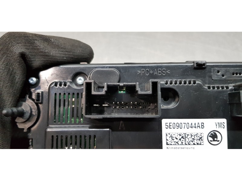 Recambio de mando climatizador para skoda octavia combi (5e5) active referencia OEM IAM 5E0907044AB   Recambio de mando climatizador para skoda octavia combi (5e5) active referencia OEM IAM 5E0907044AB