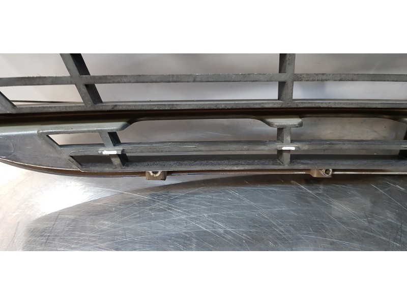 Recambio de rejilla delantera para ssangyong rodius xdi referencia OEM IAM 7945021500   Recambio de rejilla delantera para ssangyong rodius xdi referencia OEM IAM 7945021500