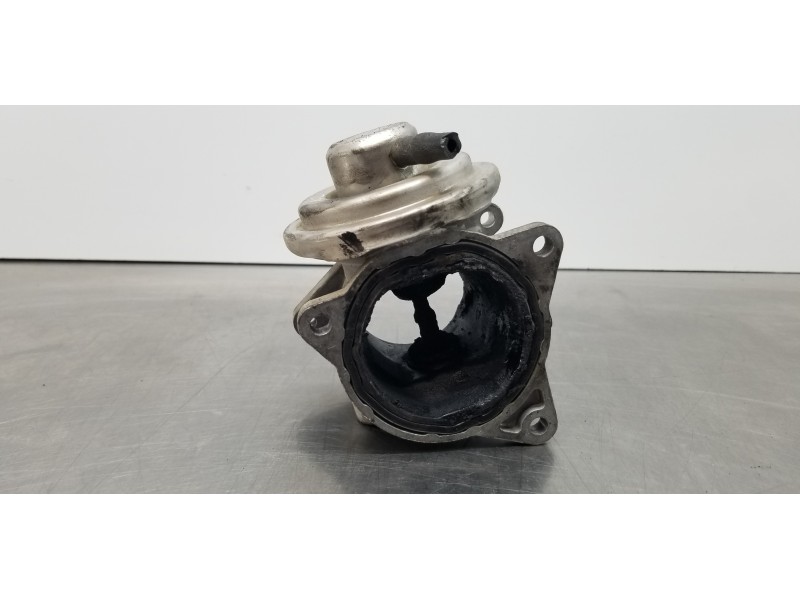 Recambio de valvula egr para volkswagen passat variant (3c5) trendline referencia OEM IAM 038131501AN   Recambio de valvula egr para volkswagen passat variant (3c5) trendline referencia OEM IAM 038131501AN