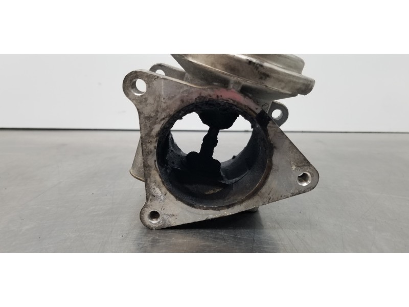 Recambio de valvula egr para volkswagen passat variant (3c5) trendline referencia OEM IAM 038131501AN   Recambio de valvula egr para volkswagen passat variant (3c5) trendline referencia OEM IAM 038131501AN