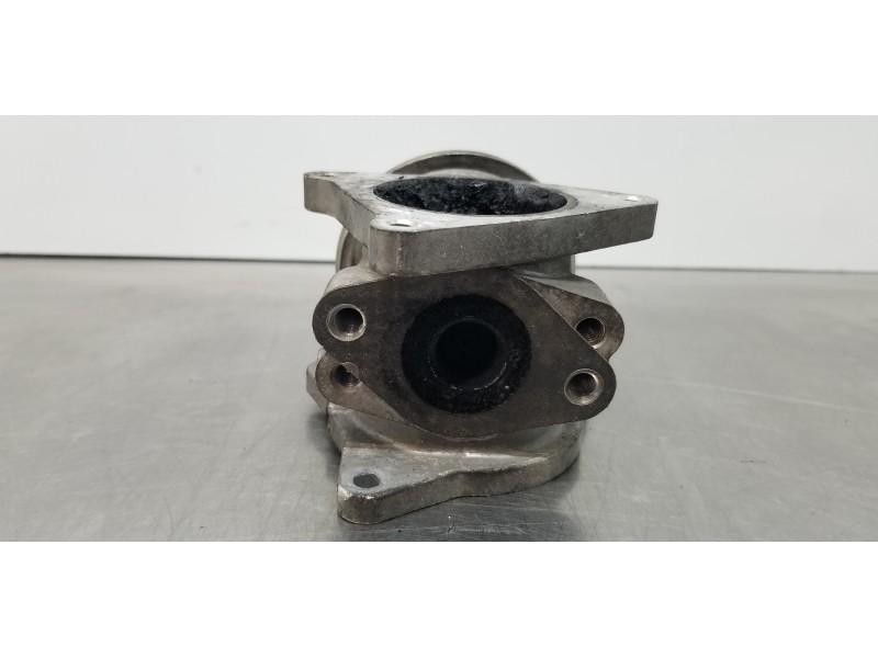 Recambio de valvula egr para volkswagen passat variant (3c5) trendline referencia OEM IAM 038131501AN   Recambio de valvula egr para volkswagen passat variant (3c5) trendline referencia OEM IAM 038131501AN