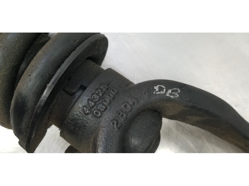 Recambio de amortiguador delantero derecho para ssangyong rexton rx 320 referencia OEM IAM 4432508000 4430208300 