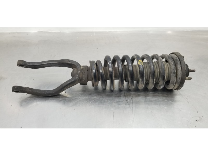 Recambio de amortiguador delantero izquierdo para ssangyong rexton rx 320 referencia OEM IAM 4432508000 4430108300 