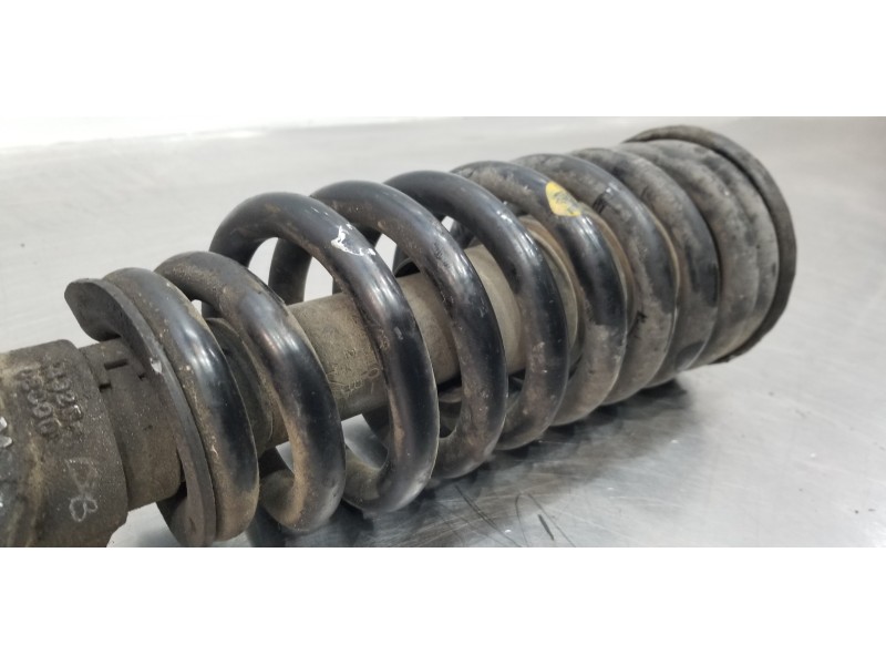 Recambio de amortiguador delantero izquierdo para ssangyong rexton rx 320 referencia OEM IAM 4432508000 4430108300 