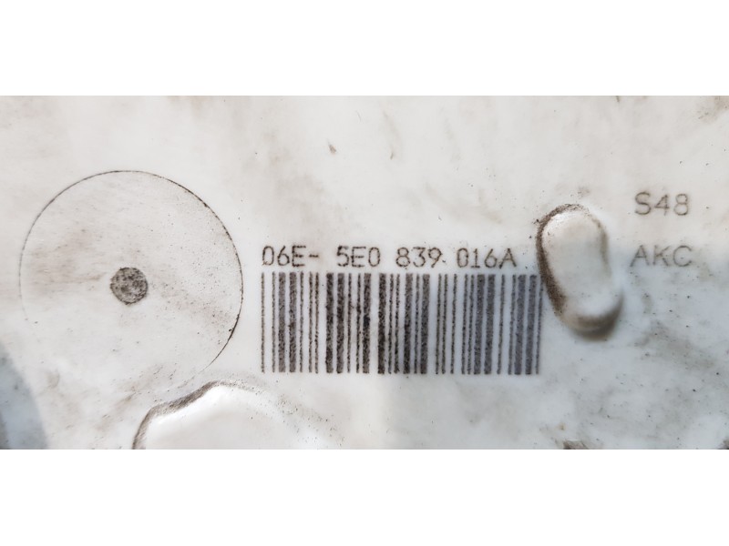 Recambio de cerradura puerta trasera derecha para skoda rapid active referencia OEM IAM 5E0839016A  