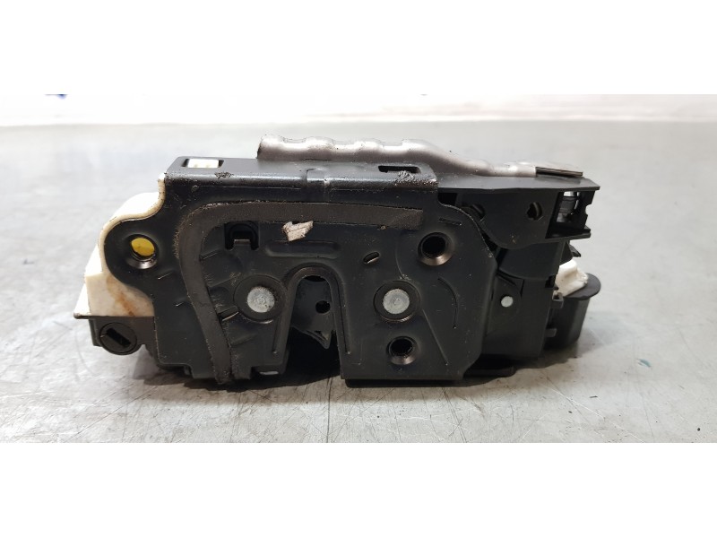 Recambio de cerradura puerta trasera derecha para skoda rapid active referencia OEM IAM 5E0839016A  