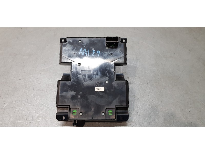 Recambio de mando climatizador para volvo s40 berlina 1.8i referencia OEM IAM 8697155  