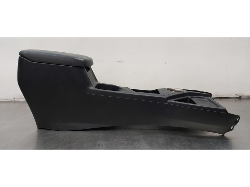 Recambio de apoyabrazos central para toyota rav 4 active referencia OEM IAM 5890142090C0  