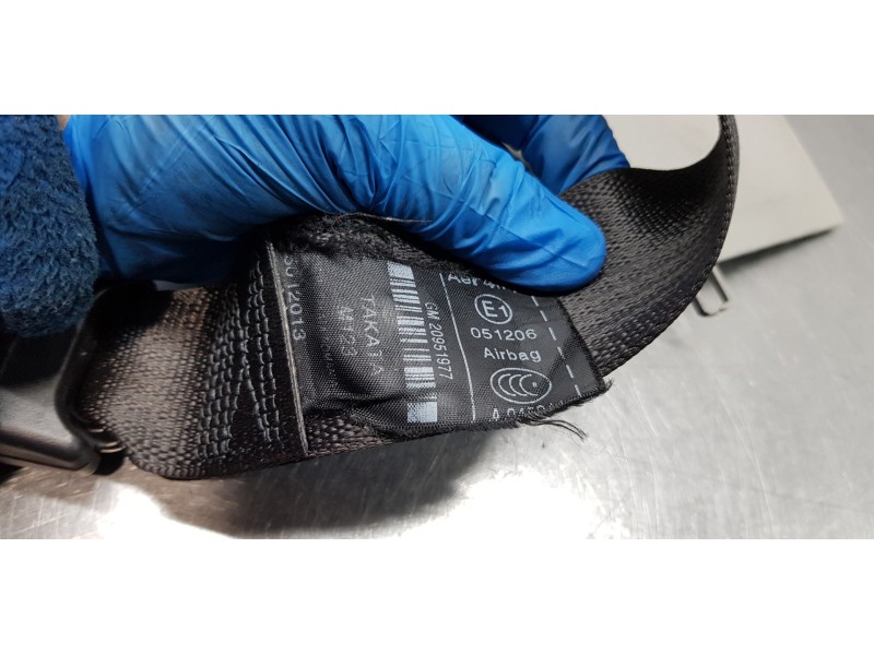 Recambio de cinturon seguridad delantero derecho para opel insignia berlina cosmo referencia OEM IAM 84025371  