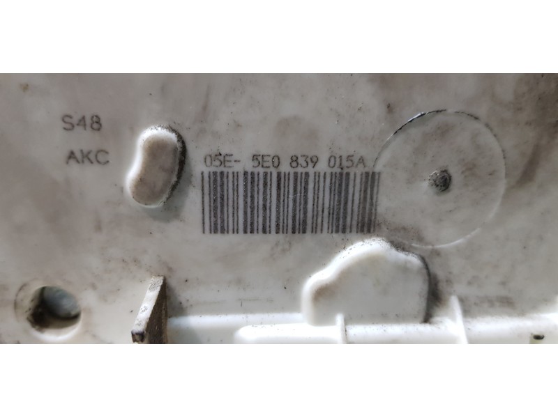 Recambio de cerradura puerta trasera izquierda para skoda rapid active referencia OEM IAM 5E0839015A  