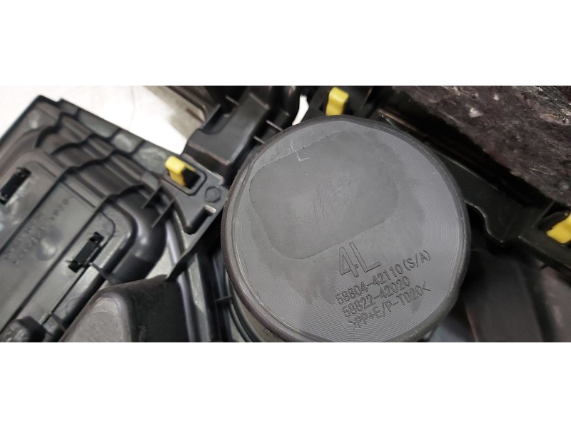 Recambio de apoyabrazos central para toyota rav 4 active referencia OEM IAM 5890142090C0  