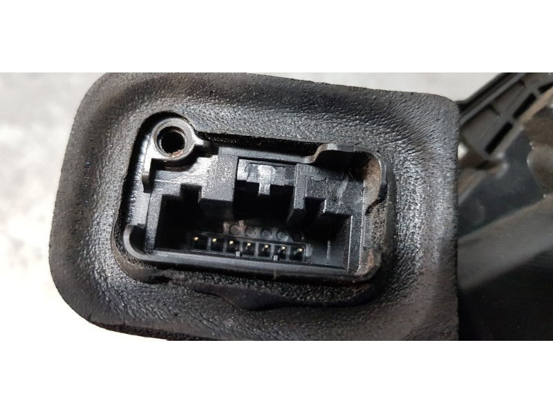 Recambio de cerradura puerta trasera izquierda para skoda rapid active referencia OEM IAM 5E0839015A  