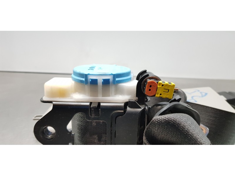 Recambio de cinturon seguridad delantero izquierdo para opel insignia berlina cosmo referencia OEM IAM 84025368  