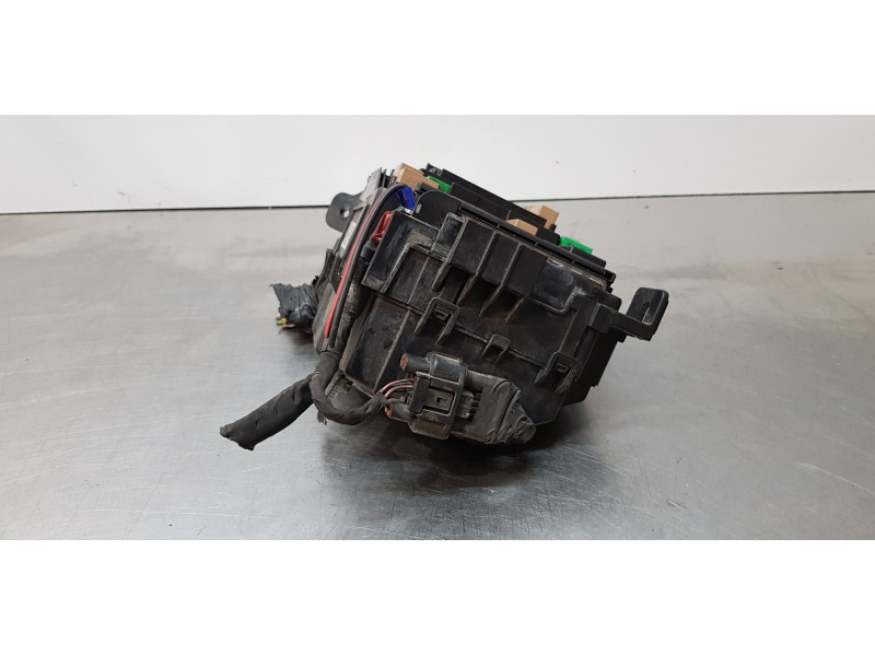 Recambio de caja reles / fusibles para kia carens ( ) concept referencia OEM IAM 91320A4730  