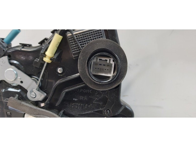 Recambio de cerradura puerta delantera derecha para toyota rav 4 active referencia OEM IAM 6903060240  