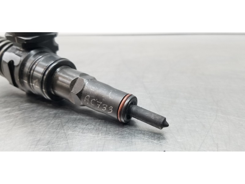 Recambio de inyector para volkswagen touareg (7la) tdi r5 referencia OEM IAM 07Z130073F 0414720210  Recambio de inyector para volkswagen touareg (7la) tdi r5 referencia OEM IAM 07Z130073F 0414720210