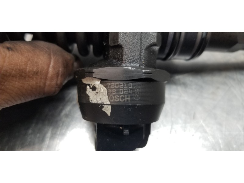 Recambio de inyector para volkswagen touareg (7la) tdi r5 referencia OEM IAM 07Z130073F 0414720210  Recambio de inyector para volkswagen touareg (7la) tdi r5 referencia OEM IAM 07Z130073F 0414720210
