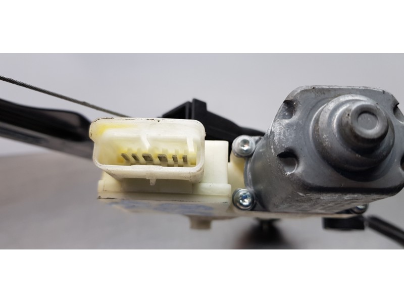 Recambio de elevalunas delantero izquierdo para citroen c4 grand picasso attraction referencia OEM IAM 9675924780  