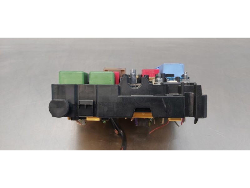 Recambio de caja reles / fusibles para citroen c-elysée exclusive referencia OEM IAM 9804846880   Recambio de caja reles / fusibles para citroen c-elysée exclusive referencia OEM IAM 9804846880