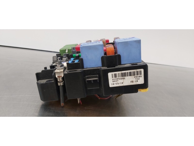 Recambio de caja reles / fusibles para citroen c-elysée exclusive referencia OEM IAM 9804846880   Recambio de caja reles / fusibles para citroen c-elysée exclusive referencia OEM IAM 9804846880
