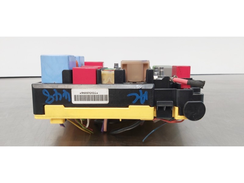 Recambio de caja reles / fusibles para citroen c-elysée exclusive referencia OEM IAM 9804846880   Recambio de caja reles / fusibles para citroen c-elysée exclusive referencia OEM IAM 9804846880