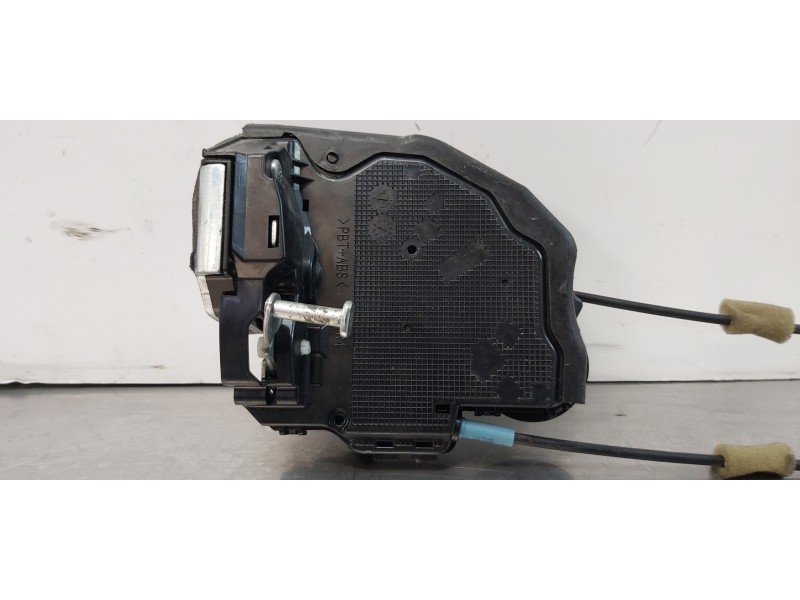 Recambio de cerradura puerta trasera derecha para toyota rav 4 active referencia OEM IAM 6905042021  