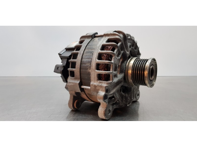 Recambio de alternador para skoda superb combi (3v5) active referencia OEM IAM 03L903023M 0125811035  Recambio de alternador para skoda superb combi (3v5) active referencia OEM IAM 03L903023M 0125811035
