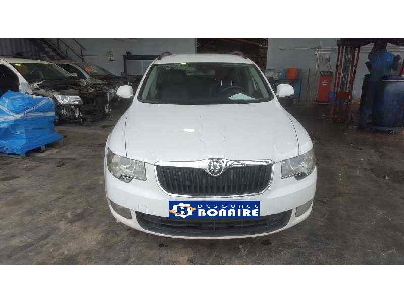 skoda superb combi (3t5) del año 2011 skoda superb combi (3t5) del año 2011