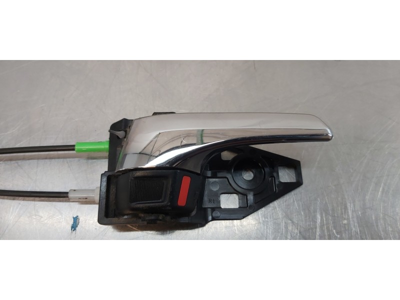 Recambio de cerradura puerta trasera derecha para toyota rav 4 active referencia OEM IAM 6905042021  