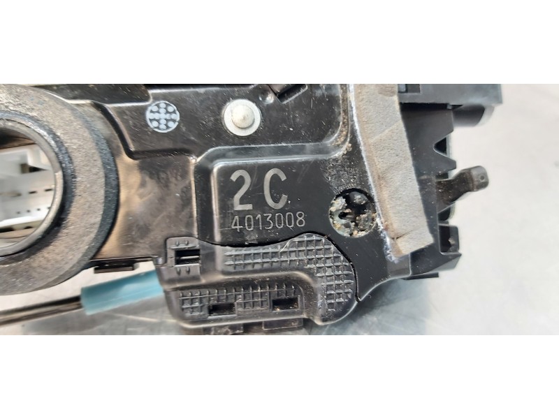 Recambio de cerradura puerta trasera derecha para toyota rav 4 active referencia OEM IAM 6905042021  