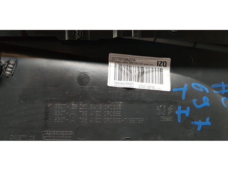 Recambio de guarnecido tapizado puerta trasera izquierda para citroen c4 grand picasso attraction referencia OEM IAM 98000302YA  Recambio de guarnecido tapizado puerta trasera izquierda para citroen c4 grand picasso attraction referencia OEM IAM 98000302YA