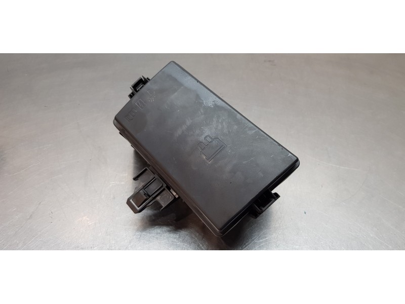 Recambio de caja reles / fusibles para skoda superb combi (3v5) active referencia OEM IAM 5Q0907361D  