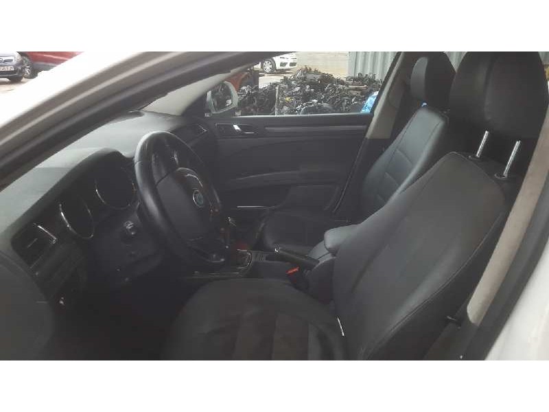 skoda superb combi (3t5) del año 2011 skoda superb combi (3t5) del año 2011