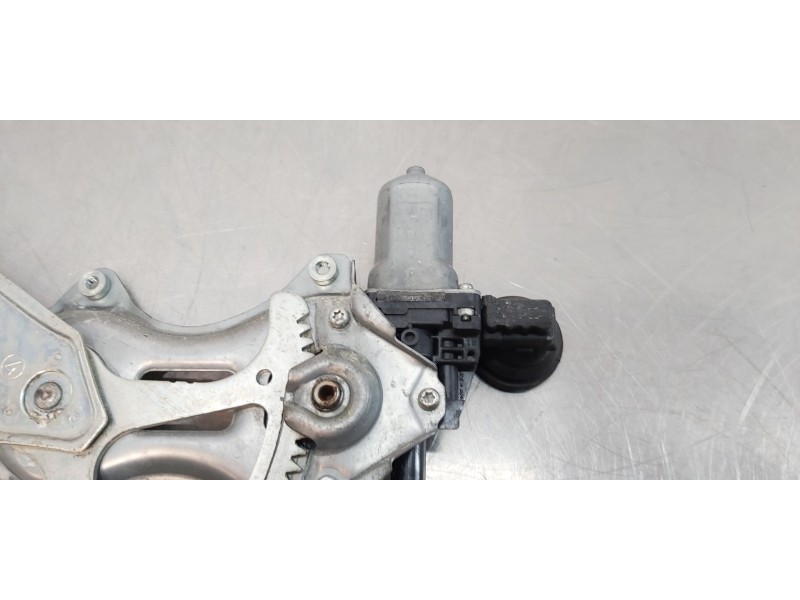 Recambio de elevalunas delantero derecho para toyota rav 4 active referencia OEM IAM 6980130280  