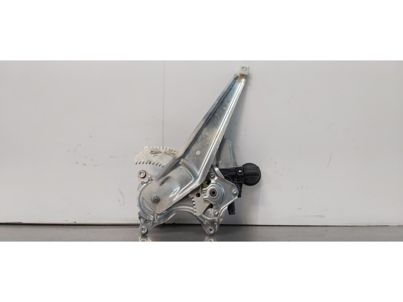 Recambio de elevalunas trasero izquierdo para toyota rav 4 active referencia OEM IAM 6980442050  