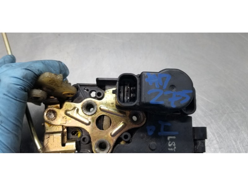 Recambio de cerradura puerta delantera izquierda para ssangyong rexton rx 320 referencia OEM IAM 7121008030  