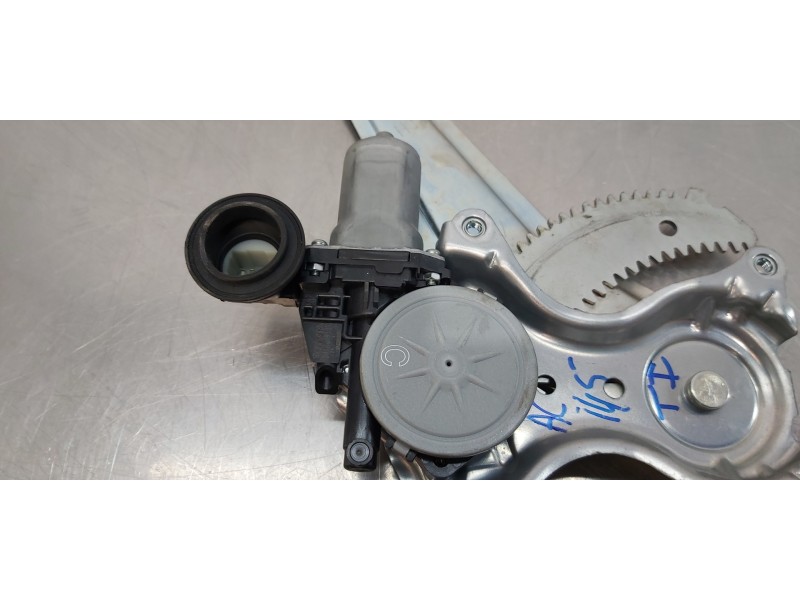 Recambio de elevalunas trasero izquierdo para toyota rav 4 active referencia OEM IAM 6980442050  