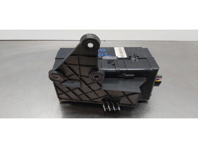 Recambio de caja reles / fusibles para ford transit kastenwagen (ttg) 350 l4 ambiente referencia OEM IAM BK3T14401BKD  