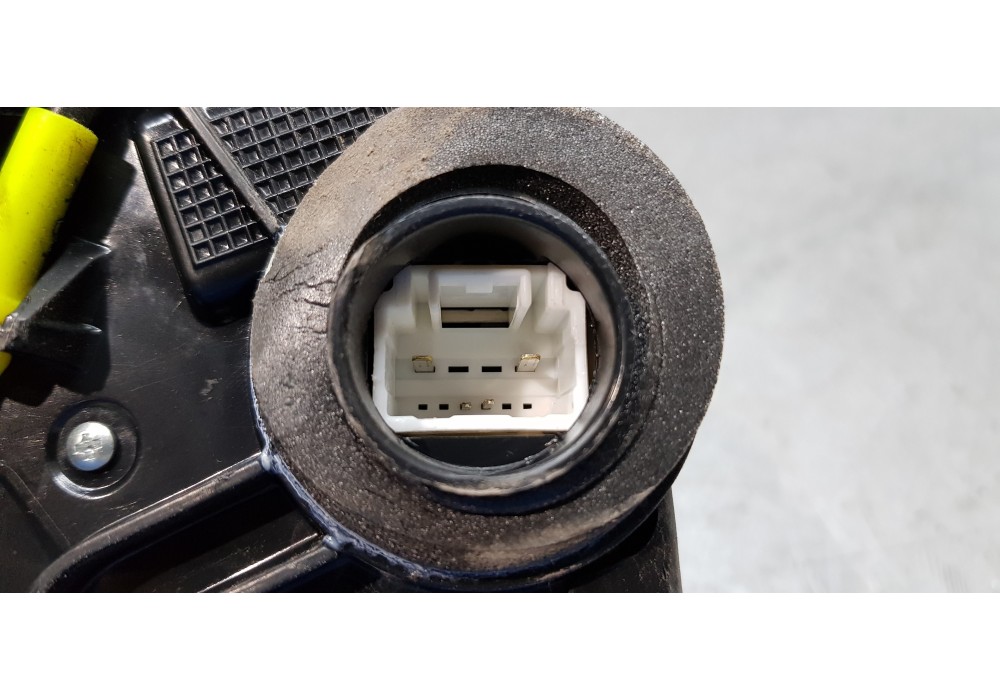 Recambio de cerradura puerta delantera derecha para toyota auris touring sports (e18) hybrid active referencia OEM IAM 690300513