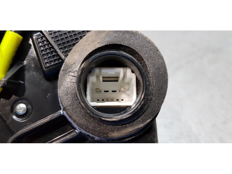 Recambio de cerradura puerta delantera derecha para toyota auris touring sports (e18) hybrid active referencia OEM IAM 690300513