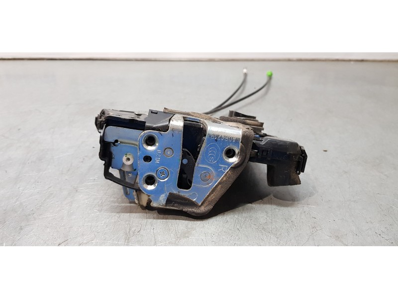 Recambio de cerradura puerta delantera derecha para toyota auris touring sports (e18) hybrid active referencia OEM IAM 690300513