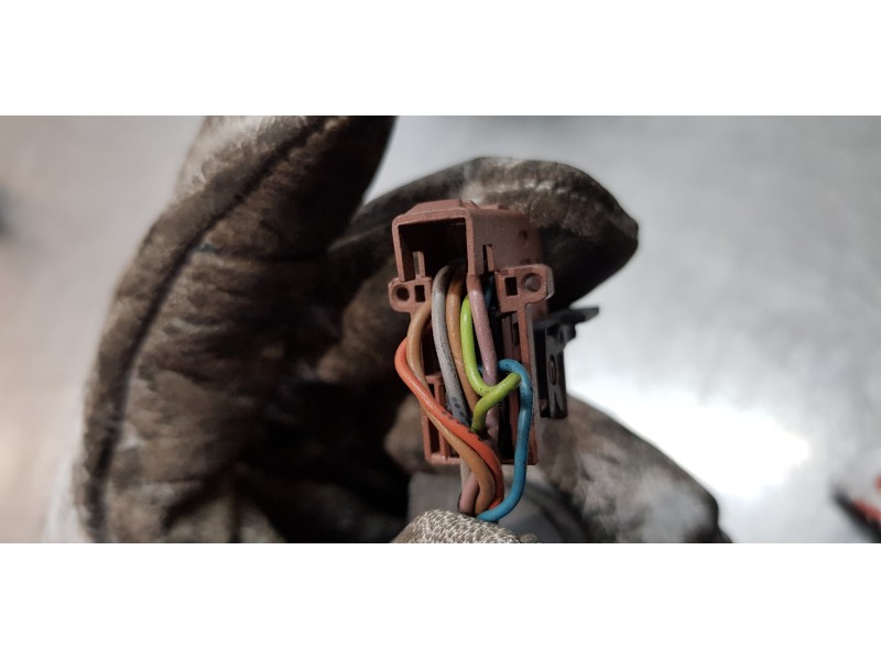 Recambio de retrovisor izquierdo para peugeot 407 st sport referencia OEM IAM 96456984XT  