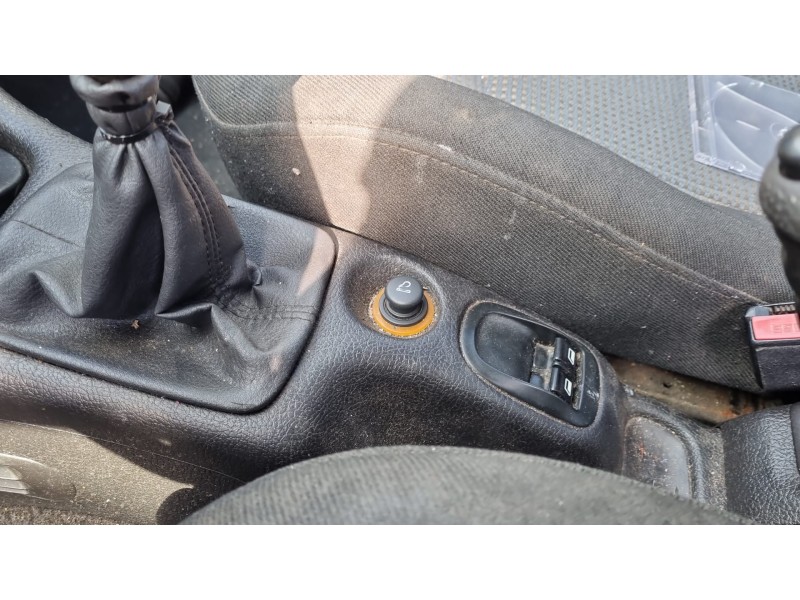 peugeot 206 berlina del año 2003