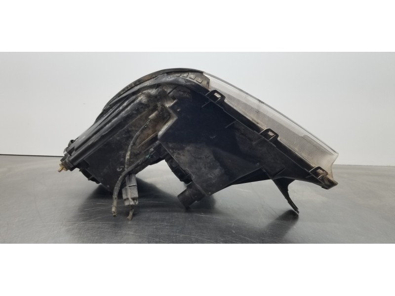 Recambio de faro derecho para ssangyong rexton rx 320 referencia OEM IAM 8310208202HBC  