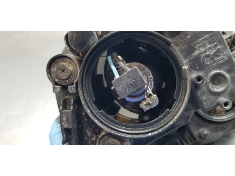 Recambio de faro derecho para ssangyong rexton rx 320 referencia OEM IAM 8310208202HBC  