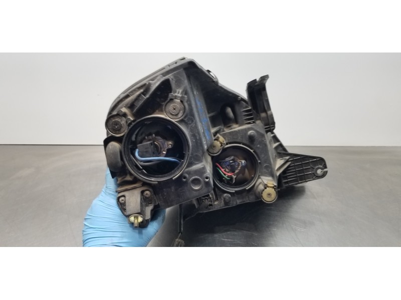 Recambio de faro izquierdo para ssangyong rexton rx 320 referencia OEM IAM 8310108202HBC  