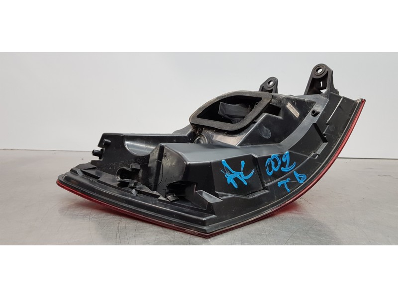 Recambio de piloto trasero derecho para skoda superb combi (3v5) active referencia OEM IAM 3V9945208A   Recambio de piloto trasero derecho para skoda superb combi (3v5) active referencia OEM IAM 3V9945208A