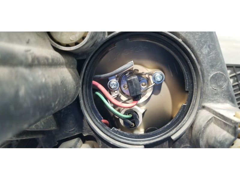 Recambio de faro izquierdo para ssangyong rexton rx 320 referencia OEM IAM 8310108202HBC  